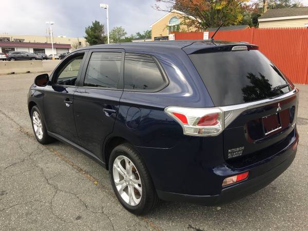 2014 Mitsubishi Outlander 4 Wheel Dr. SUV with a nice option package. for sale in Peabody, MA – photo 6