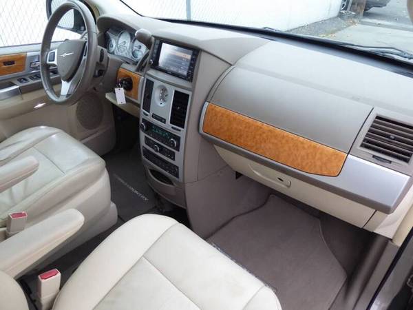 2008 Chrysler Town and Country - cars & trucks - by dealer - vehicle... for sale in Union Gap, WA – photo 15