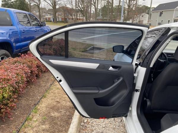 2015 Volkswagen Jetta SE, WARRANTY, BLUETOOTH, PARKING SENSORS for sale in Norfolk, VA – photo 22