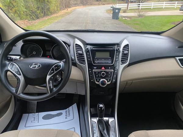2014 HYUNDAI ELANTRA GT - cars & trucks - by owner - vehicle... for sale in Duncan, SC – photo 9