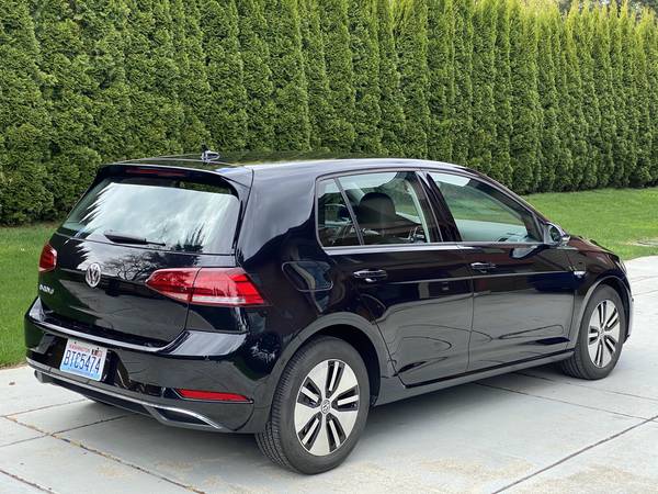 Sparkling clean 2019 Volkswagen e-Golf SEL Premium with very low for sale in Redmond, WA – photo 3