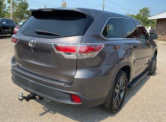 2016 Toyota Highlander LE-58k Miles-3rd Row-Warranty-Like New - cars... for sale in Lebanon, IN – photo 6