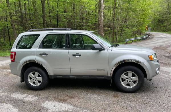 2008 Ford Escape XLS - - by dealer - vehicle for sale in Masontown, WV – photo 12