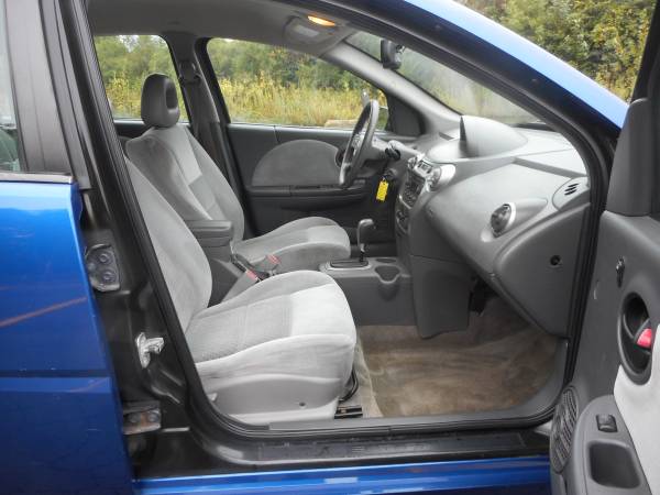 2005 SATURN ION LEVEL THREE / 2 OWNER CAR / 32 SERVICE RECORDS / 4 CYL for sale in Highland Park, IL – photo 18
