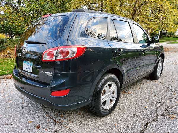 2011 Hyundai Santa Fe Limited AWD Like New SUV 18k Miles Warranty... for sale in Cleveland, OH – photo 3