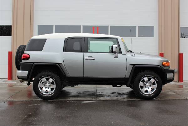 2010 Toyota FJ Cruiser 4x4! Only 97k! 349 Per Month for sale in Fitchburg, WI – photo 5