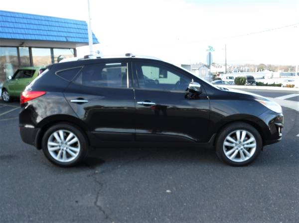 2013 Hyundai Tucson Limited Sport Utility Super Low 62k Miles!! -... for sale in LEWISTON, ID – photo 2