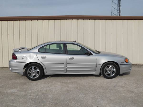 2004 Pontiac Grand Am GT sedan - - by dealer - vehicle for sale in Wilmington, OH – photo 2