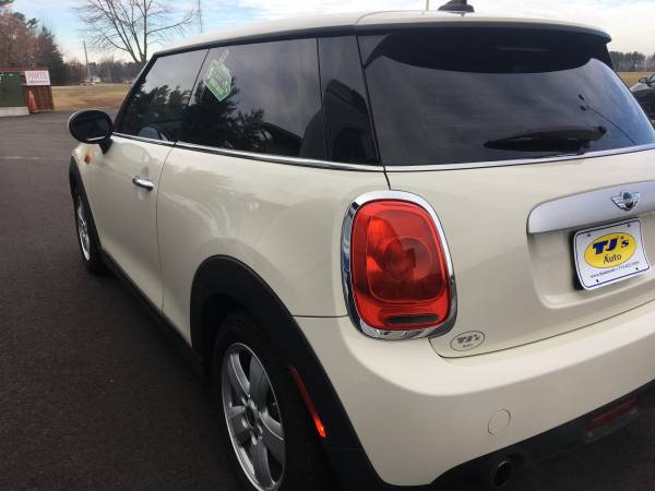 2015 Mini Cooper 2dr Hatchback - cars & trucks - by dealer - vehicle... for sale in Wisconsin Rapids, WI – photo 5