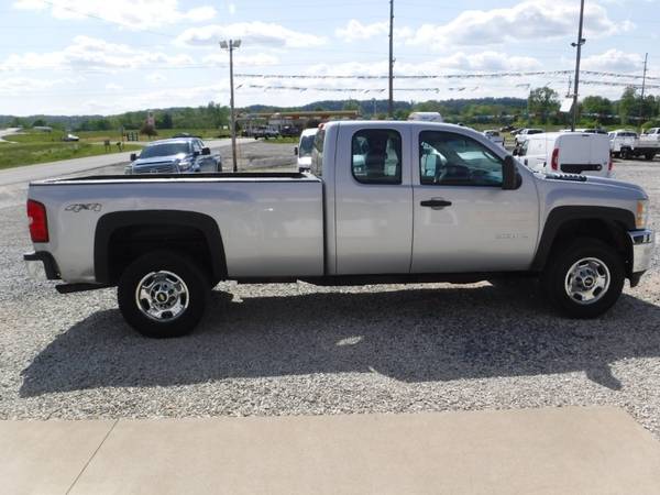 2011 Chevrolet Silverado 2500HD 4WD Ext Cab 158 2 Work Truck - cars for sale in Wheelersburg, WV – photo 2