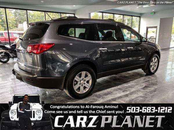 2009 Chevrolet Traverse All Wheel Drive LT AWD SUV PANO ROOF NAV... for sale in Gladstone, OR – photo 10