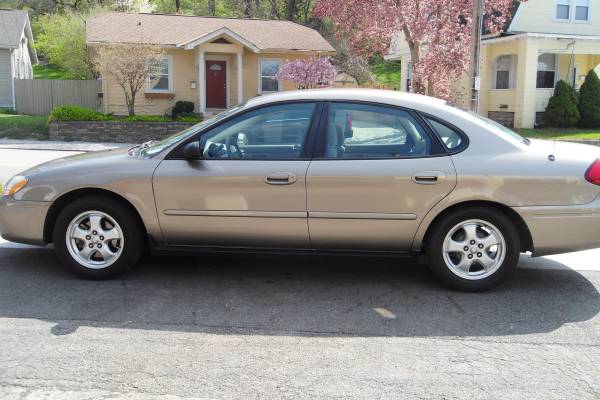 2004 Ford Taurus Crazy Low 66k Miles ! - - by for sale in Cincinnati, KY – photo 7