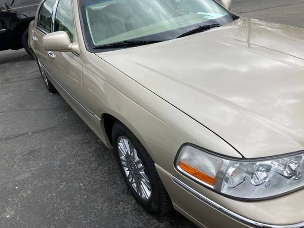 2010 Lincoln Town Car Signature Limited: ONLY 46k mi, LOCAL CAR for sale in Willards, MD – photo 7