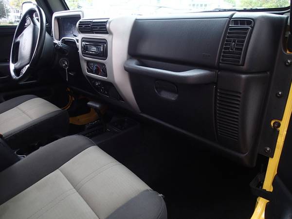 2004 Jeep Wrangler Columbia Edition, 6 cyl, automatic, CLEAN! for sale in Chicopee, MA – photo 19