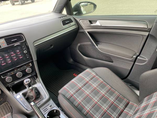 2018 Volkswagen GTI SE, 6 Speed Manual, Sunroof, Heated Seats, 19K! for sale in Milton, WA – photo 14
