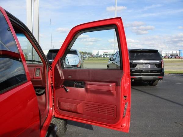 1990 Chevy Chevrolet C/K 2500 Silverado pickup Red - cars & trucks -... for sale in Goldsboro, NC – photo 20