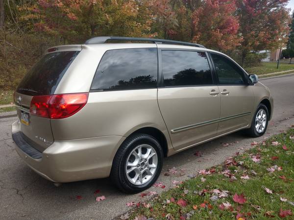 2006 Toyota Sienna XLE Limited leather All Wheel Drive for sale in Pittsburgh, PA – photo 4