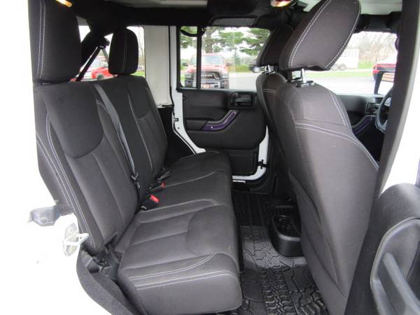 2015 Jeep Wrangler Unlimited Sahara - Custom! - - by for sale in New Glarus, WI – photo 13