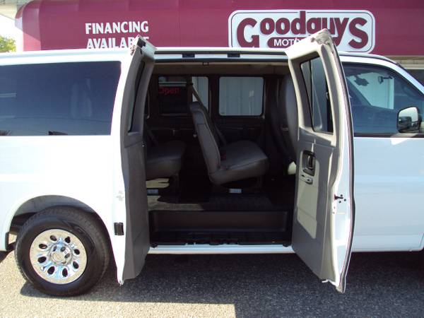 2010 Chevrolet Express Passenger AWD 1500 135 LT for sale in Other, CT – photo 6