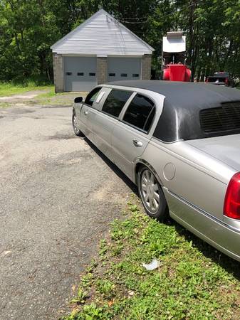2004 Lincoln Federal 6 Door 24 hour Limousine - cars & trucks - by... for sale in Ogdensburg, NJ – photo 8