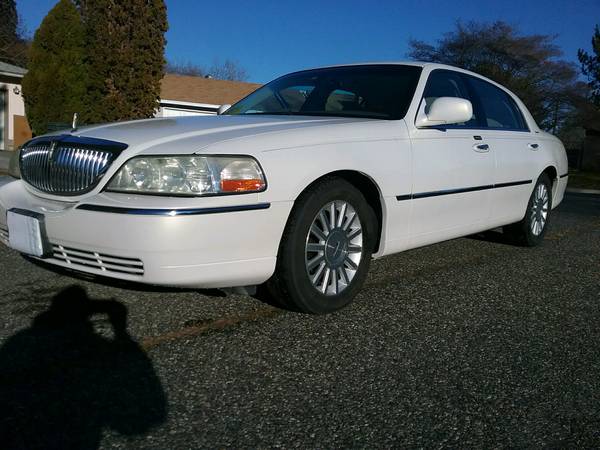 2003 Lincoln Towncar for sale in Richland, WA – photo 2