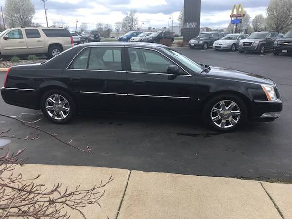2006 Cadillac DTS Luxury II - PERFECT CARFAX! NO RUST! NO ACCIDENTS! for sale in Mason, MI – photo 4