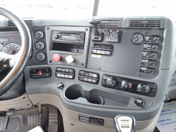 2012 FREIGHTLINER DAYCAB DD13 with for sale in Grand Prairie, TX – photo 22