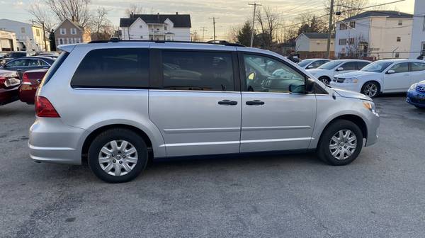 2009 Volkswagen VW Routan S Minivan*Same as Grand... for sale in Manchester, MA – photo 4