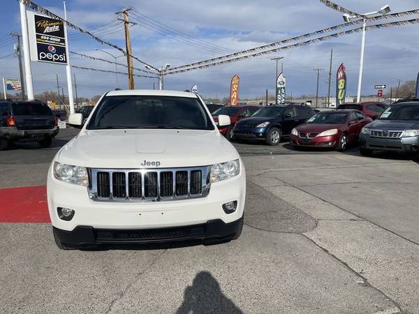 2011 Jeep Grand Cherokee Laredo 4WD Clean Car - - by for sale in Billings, MT – photo 3