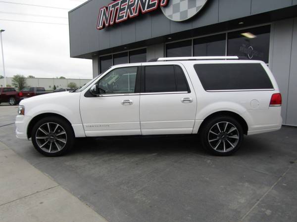 2016 *Lincoln* *Navigator L* *4WD 4dr Reserve* - cars & trucks - by... for sale in Council Bluffs, NE – photo 4