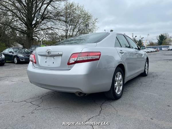 2011 Toyota Camry LE 6-Spd AT - - by dealer - vehicle for sale in York, PA – photo 9