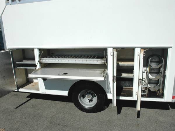 2011 CHEVY 12.5 FT ENCLOSED UTILITY / SERVICE VAN / CLEAN for sale in Butler, PA – photo 11