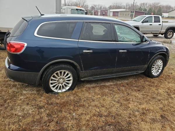 2009 buick enclave for sale in Fenton, IA – photo 2