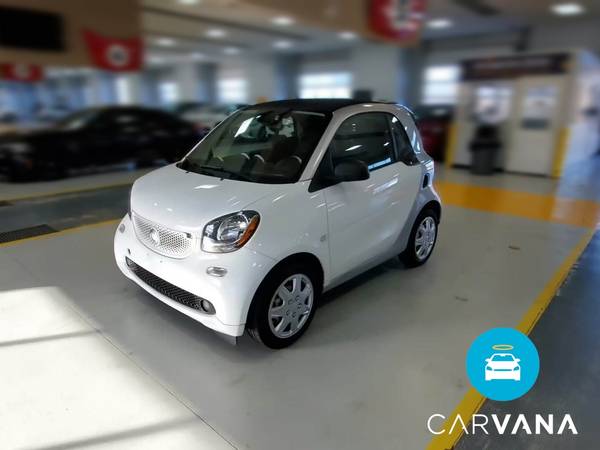 2017 smart fortwo Proxy Hatchback Coupe 2D coupe Silver - FINANCE -... for sale in Atlanta, CA – photo 3