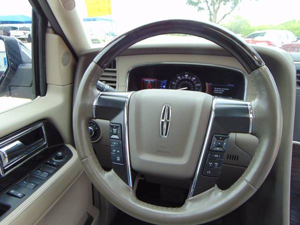 2016 Lincoln Navigator Select ( Mileage: 87, 422! for sale in Devine, TX – photo 21
