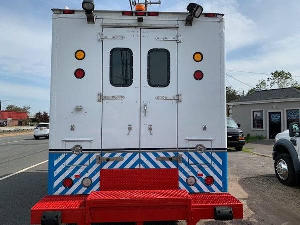 2007 GMC C-5500 SERVICE VAN WITH COMPRESSOR - cars & trucks - by... for sale in Massapequa Park, NY – photo 2