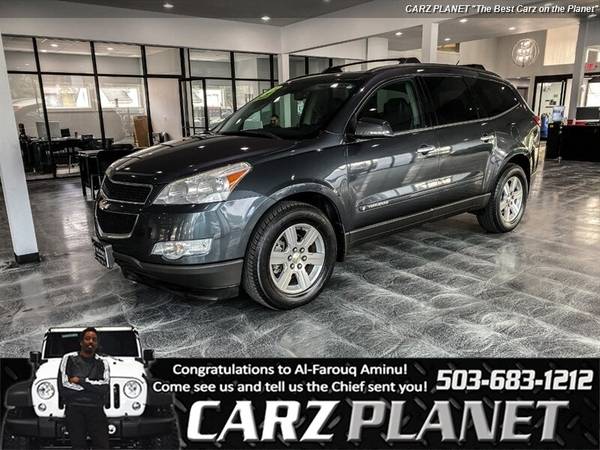 2009 Chevrolet Traverse All Wheel Drive LT AWD SUV PANO ROOF NAV... for sale in Gladstone, OR – photo 4
