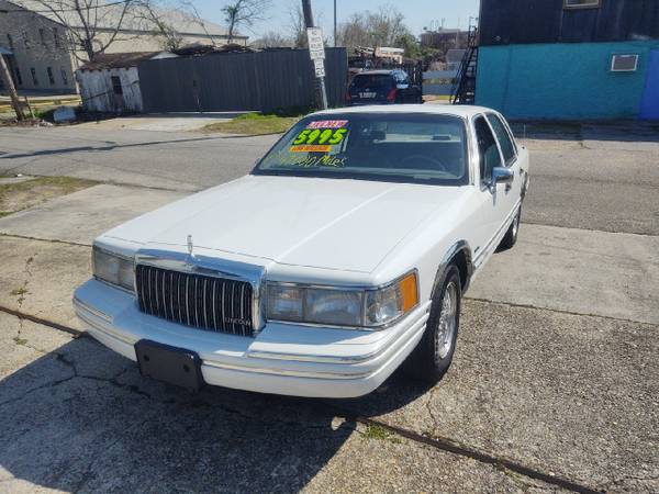 1993 Lincoln Town Car 4dr Sedan Executive - - by for sale in New Orleans, LA – photo 3