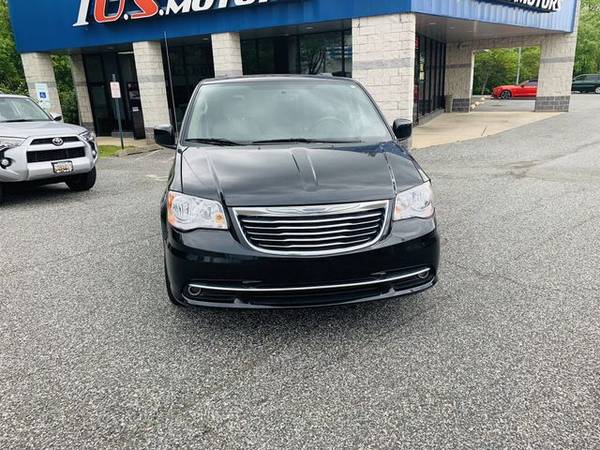2016 Chrysler Town & Country - Financing Available! for sale in Edgewood, MD – photo 2