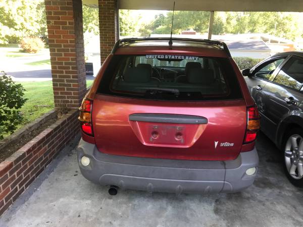 Pontiac/ Vibe 2004 stick shift Runs Great ! for sale in Clarksville, TN – photo 2