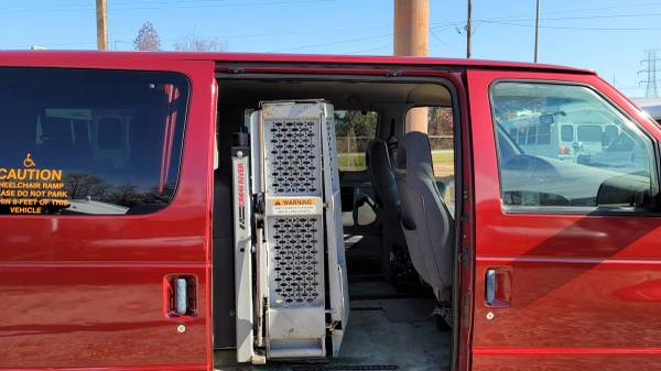 FORD E250 WHEELCHAIR VAN TRANSFER SEAT 53K MILE FREE SHIPING... for sale in Jonesboro, OH – photo 2
