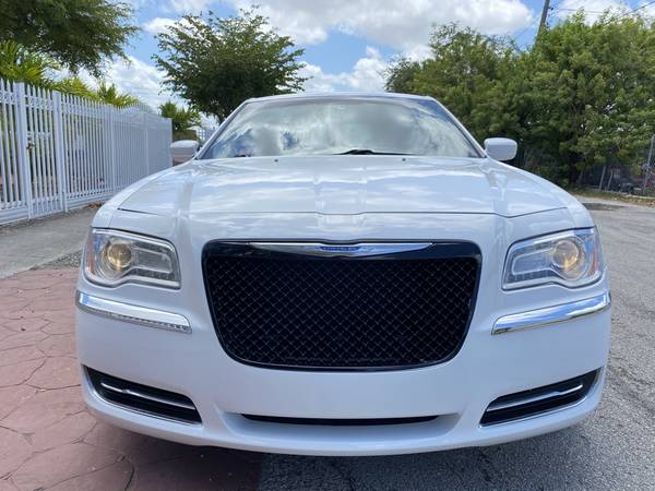 Chrysler 300 Super Clean for sale in Miami, FL – photo 3