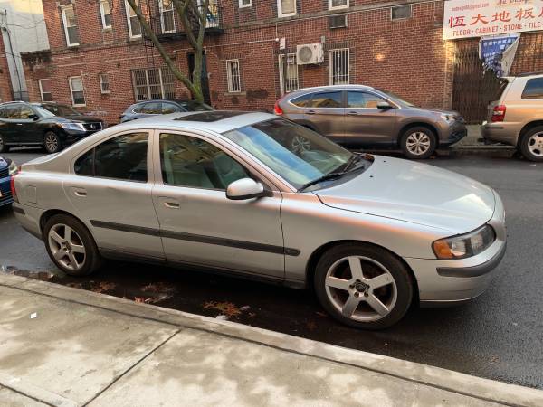2000 Volvo S40 2.4 (77k Miles) LOOKING TO SELL TODAY - cars & trucks... for sale in Brooklyn, NY – photo 3