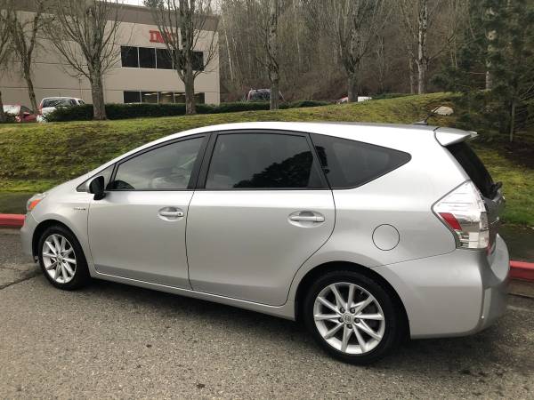 2012 Toyota Prius V Pkg 5 - Navi, Leather, Clean title, Loaded for sale in Kirkland, WA – photo 7