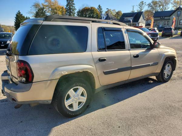2004 Chevy Trailblazer EXT, 4x4, Rear DVD, 3rd row seat! - cars &... for sale in Plymouth, WI – photo 4
