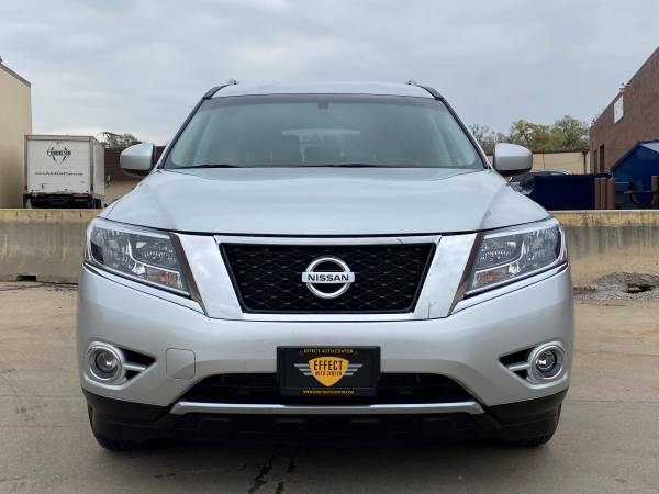 2013 NISSAN PATHFINDER SL/4x4/LEATHER/FULLY LOADED/CLEAN for sale in OMAHA NEBRASKA / EFFECT AUTO CENTER, IA – photo 3