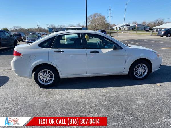 2010 FORD FOCUS SE - cars & trucks - by dealer - vehicle automotive... for sale in BLUE SPRINGS, MO – photo 6