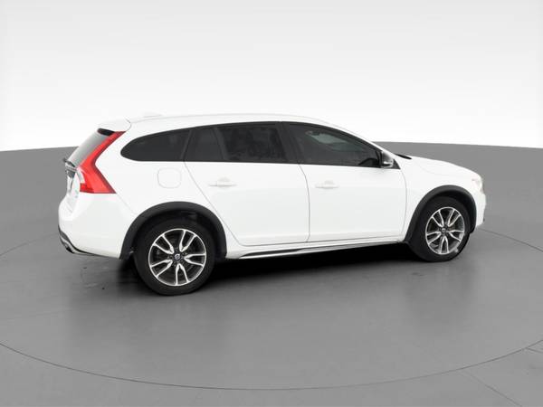2018 Volvo V60 T5 Cross Country Wagon 4D wagon White - FINANCE... for sale in Washington, District Of Columbia – photo 12