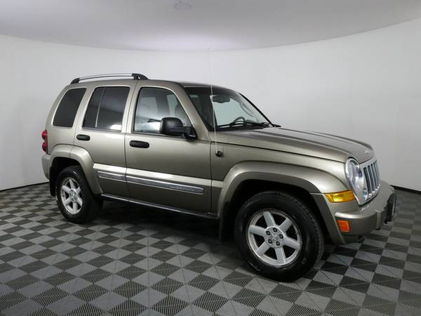 2005 Jeep Liberty Limited - - by dealer - vehicle for sale in Inver Grove Heights, MN – photo 11