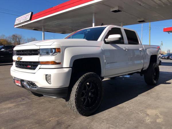 2018 Chevrolet Chevy Silverado 1500 LT Z71 4x4 4dr Crew Cab 5.8 ft.... for sale in Charlotte, NC – photo 6